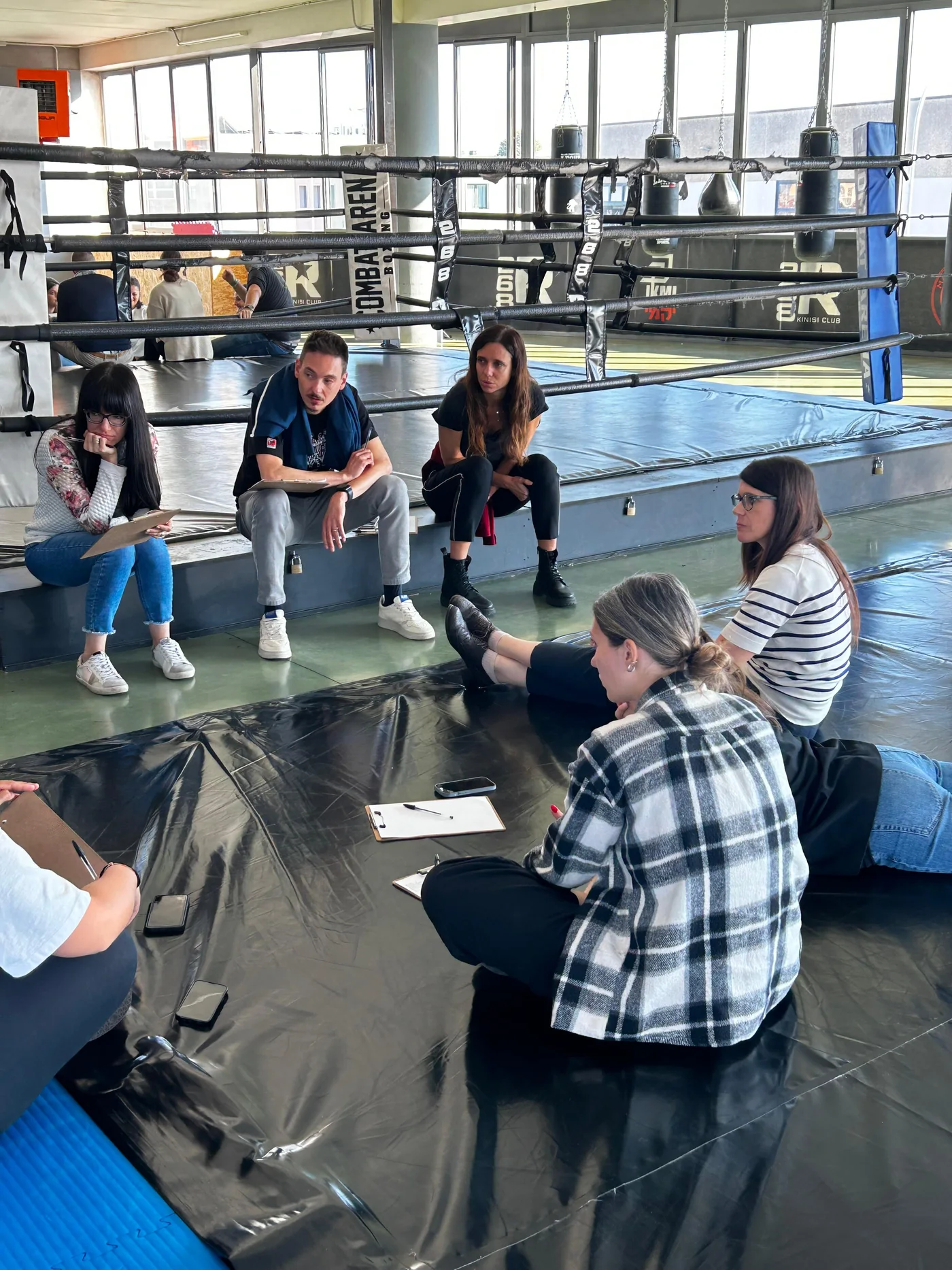 Team HR Battistolli durante attività esperienziale BeOx in palestra
